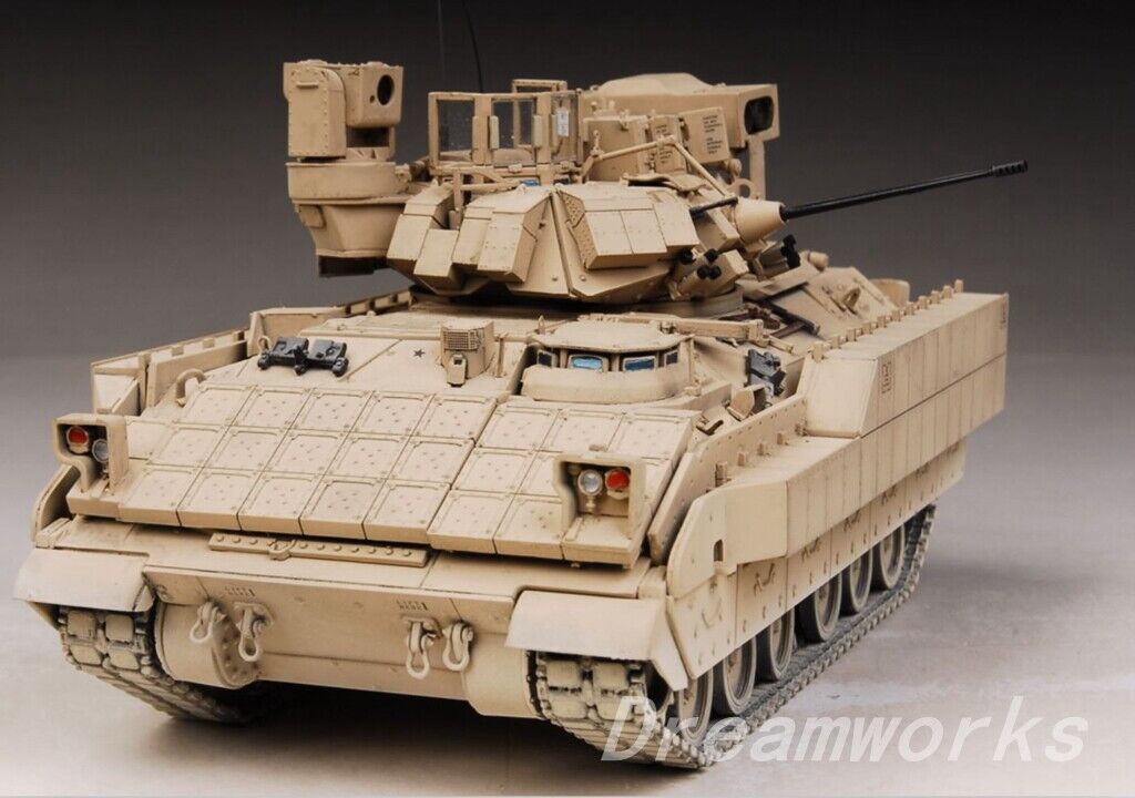 Kinetic M3A3 Bradley CFV w/ Bigfoot Track-Links 1/35